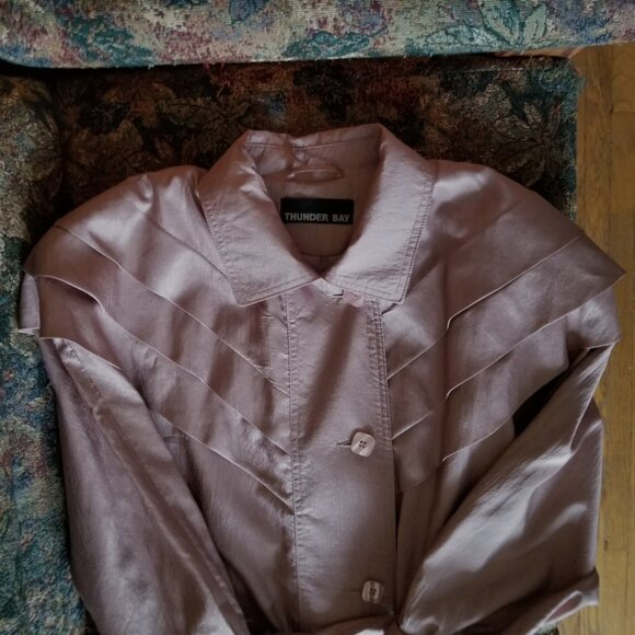 Dress coat, V-shaped panel pleats front & back, vintage, medium, Thunder Bay - Picture 2 of 11